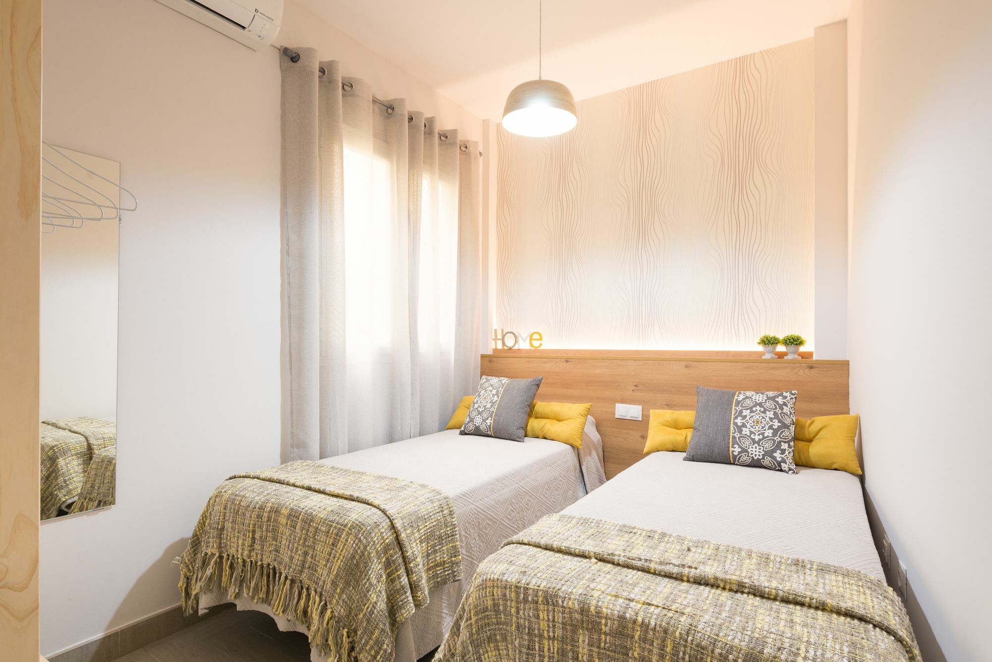 Lovely & Quiet Center Apartment *